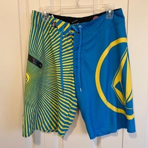 SOLD: Volcom Boardshorts